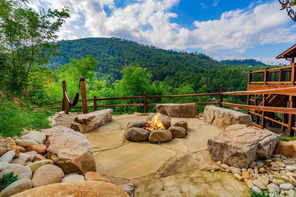 Roaring Fork Lodge Гатлинбург Экстерьер фото